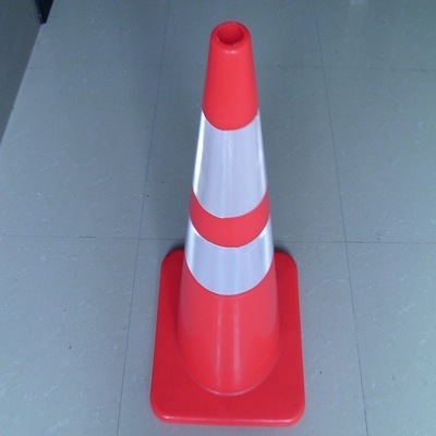上海施越交通設施 專業生產75cm雪糕筒及PVC交通路錐，優質路障解決方案